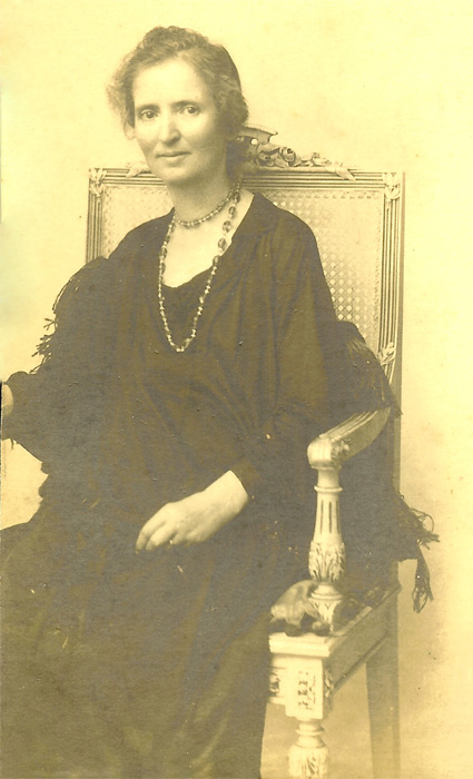Julia Portaz, 1928